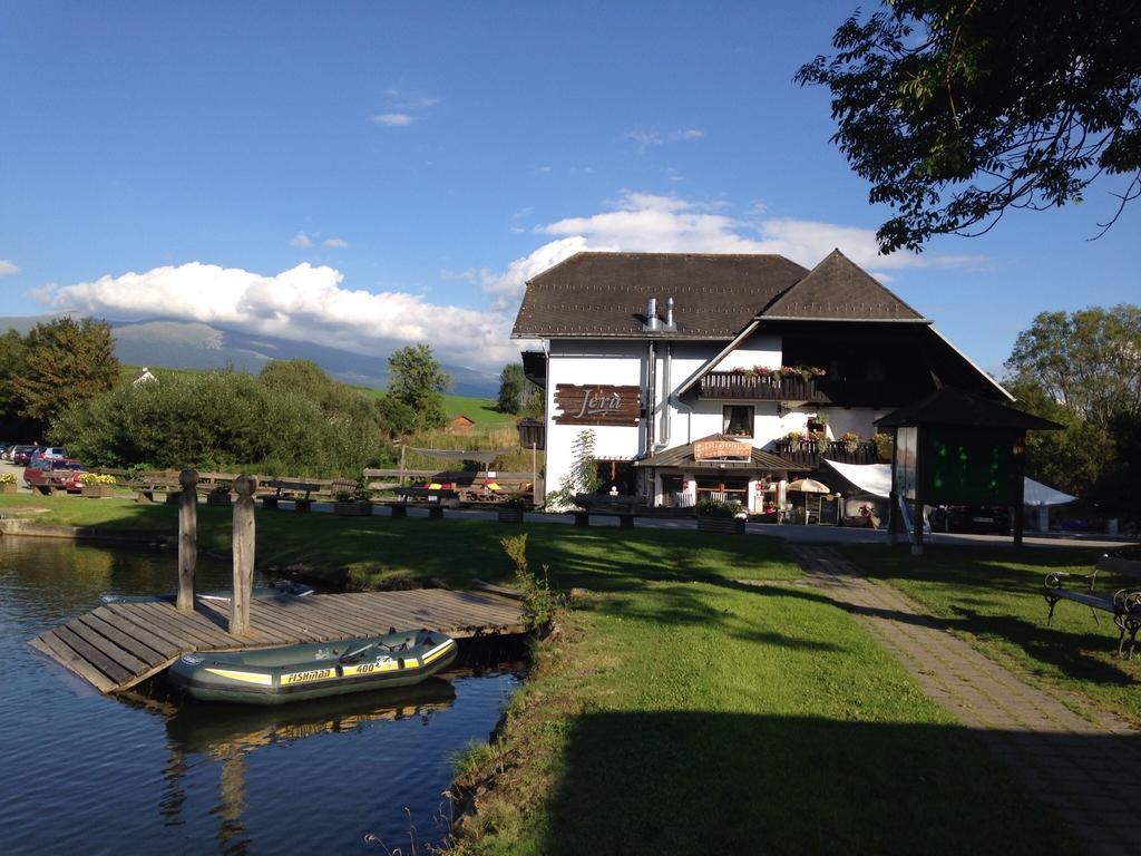 Mariahof Jera Am Furtnerteich Hotel-Ristorante&Relax מראה חיצוני תמונה